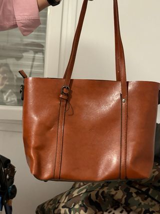 Bolso de piel marrón
