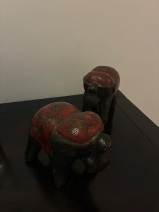 Figuras de elefantes decorativos de madera