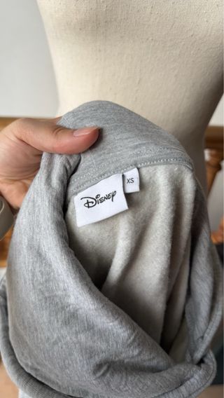 Sudadera Gris con enanito de Blancanieves