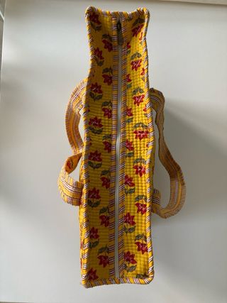 Bolso Tote Amarillo con Flores Rojas