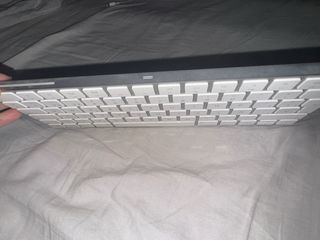 Teclado Apple Plata y Blanco