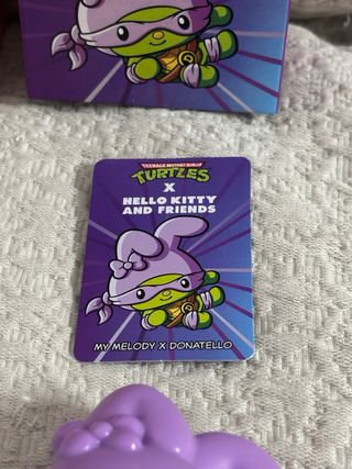 2 Brinquedos McDonald's Hello Kitty x Turtles