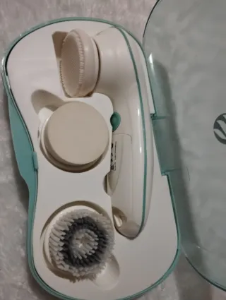 Cepillo Limpieza Facial a pilas  blanco