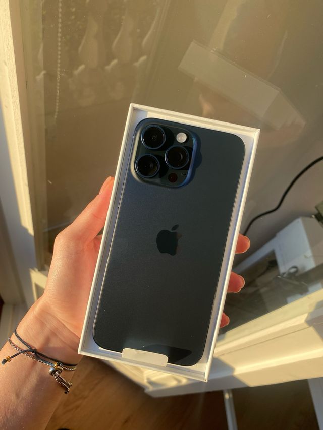 iPhone 15 Pro Max 256 GB Azul E-sim