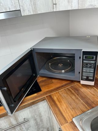 Microondas Sharp R342INW 25L 900W