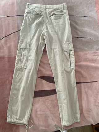 Pantalón cargo Zara beige