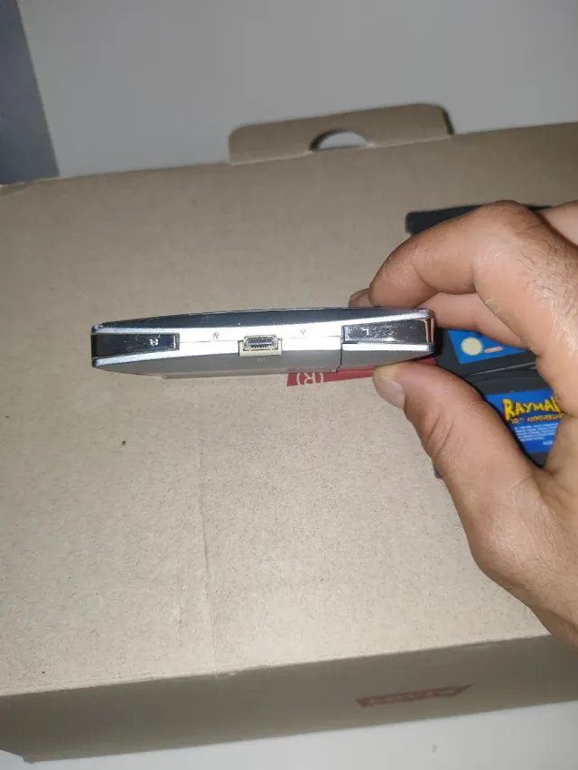 Nintendo Game Boy Micro Plata Con 3 Juegos