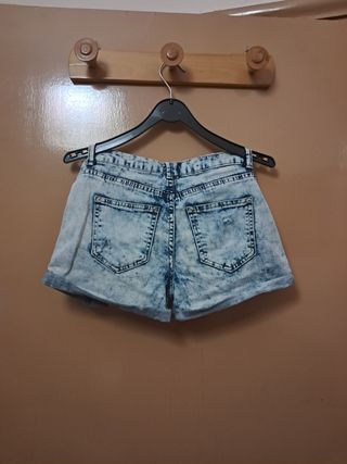 Shorts vaqueros Bershka efecto desgastado