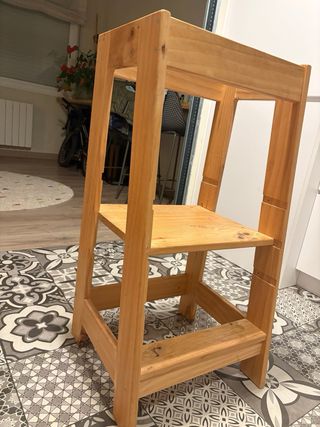 Trona de aprendizaje madera, muy buen estado