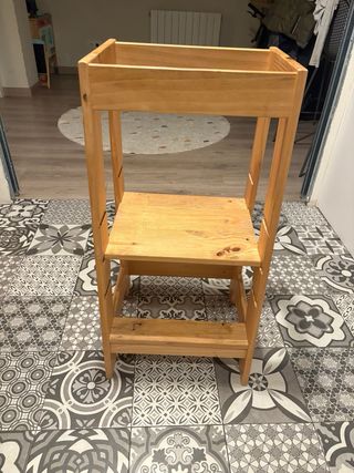 Trona de aprendizaje madera, muy buen estado