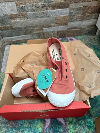 Zapatillas Victoria sin estrenar T.32