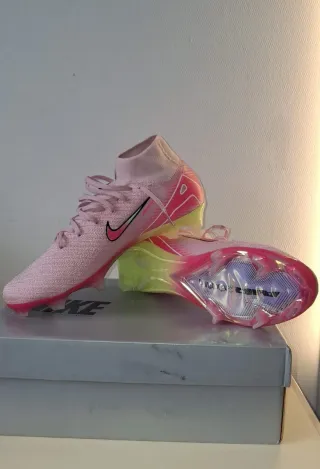 Zapatillas Nike Futbol Rosa y Verde