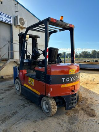 Carretilla elevadora eléctrica 2.500 kg