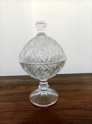 Bombonera de cristal labrado