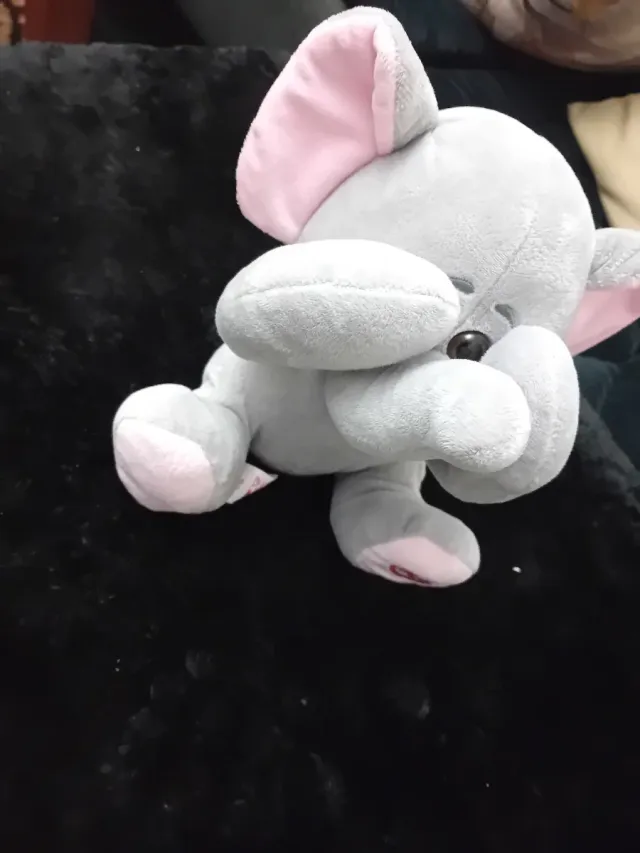 Muñeco Elefante que se tapa cara