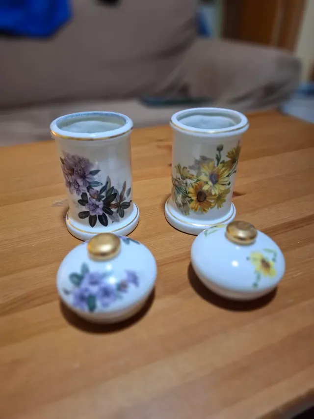 Set di vasetti floreali in porcellana