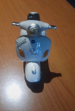 Salvadanaio Vespa Bianco 10x5 cm