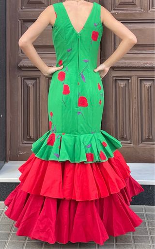 Traje Flamenca Verde con Flores Rojas T.36/38