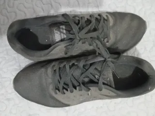 Zapatillas Nike Negras y Grises