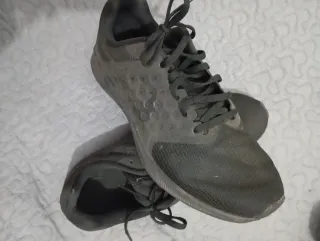 Zapatillas Nike Negras y Grises