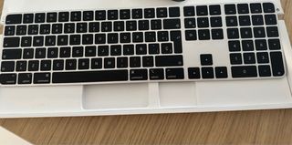 Magic Keyboard con Touch ID y Teclado Numérico
