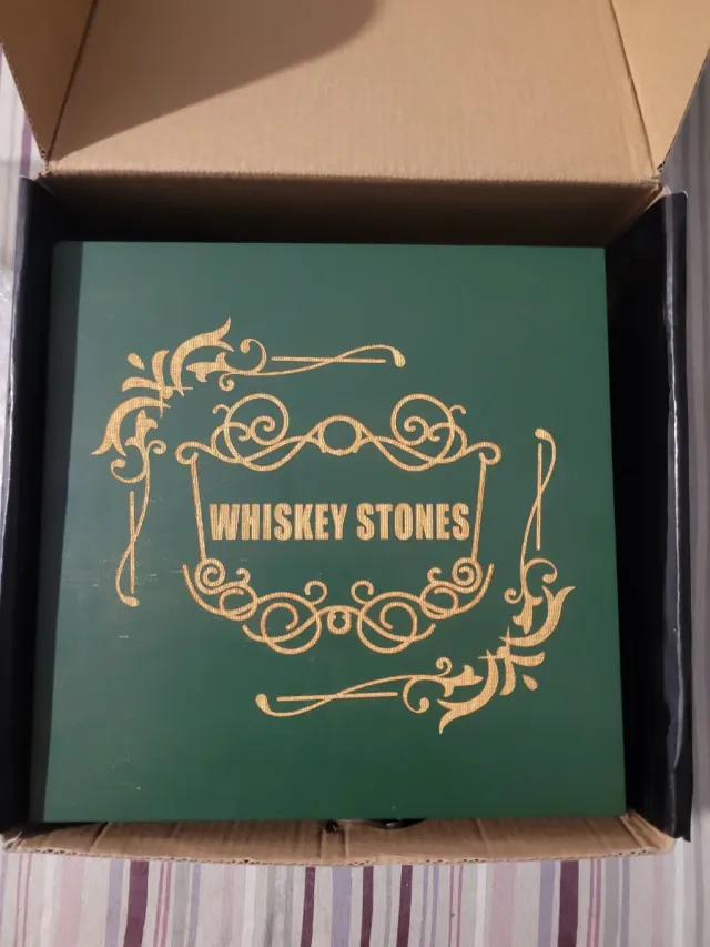  2 Vasos Tallados de whisky en Caja.