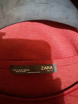 Camiseta Zara granate manga larga