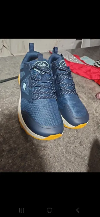Zapatos de montaña talla 43