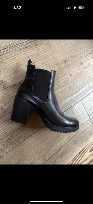 Botas negras de piel