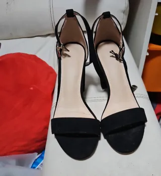 Tacones negros talla 40