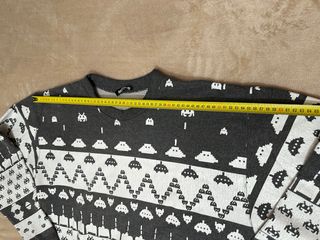 Felpa uomo grigia con fantasia Space Invaders