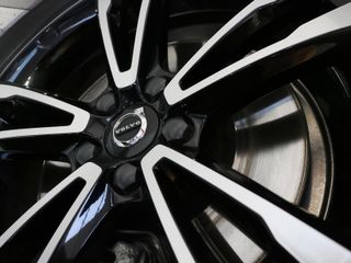 Volvo XC60 B4 D Momentum Pro Auto 145 kW (197 CV)