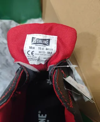 Scarpe antinfortunistiche nere e rosse