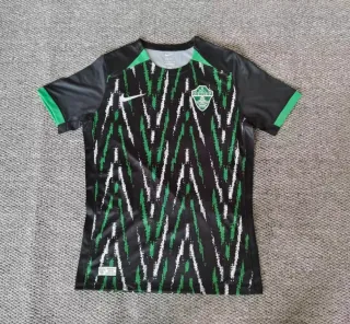 Camiseta Futbol Negra y Verde