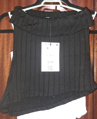 Top negro cuello barco