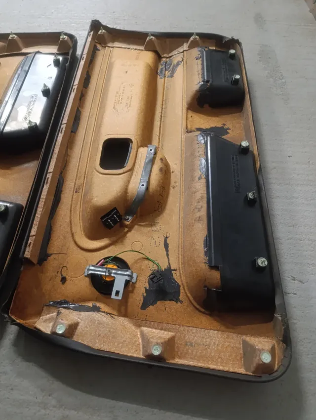 Paneles puertas BMW E36 Coupé