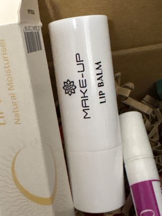 Set Regalo Bellezza: Smalto, Balsamo Labbra, Masch