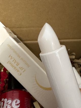 Set Regalo Bellezza: Smalto, Balsamo Labbra, Masch