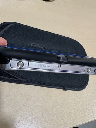 Nuova schermata blu OLED per Playstation Vita