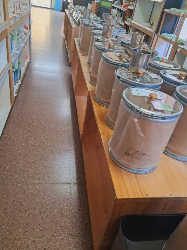 Módulo de madera con ruedas