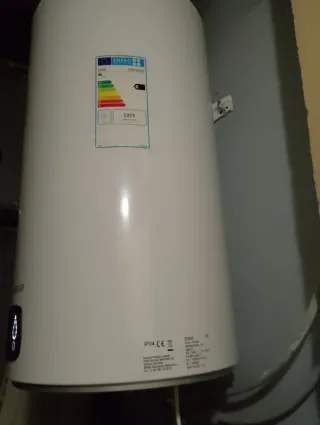 Termo Eléctrico Edesa Digital 80L