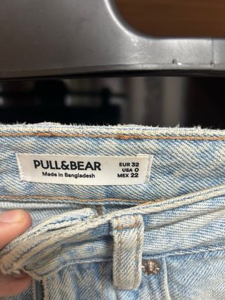 Pantalones vaqueros Pull&Bear rotos talla M