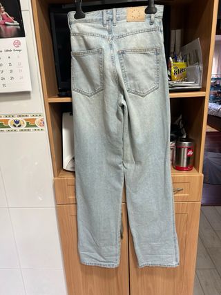 Pantalones vaqueros Pull&Bear rotos talla M