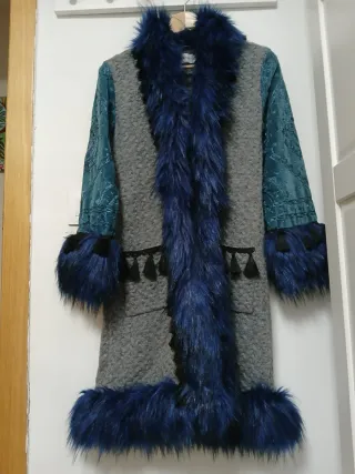 Abrigo de punto con detalles de pelo