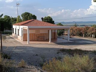 Chalet en venta en Yecla