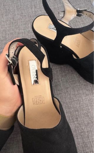 Sandalias Guess Negras Plataforma