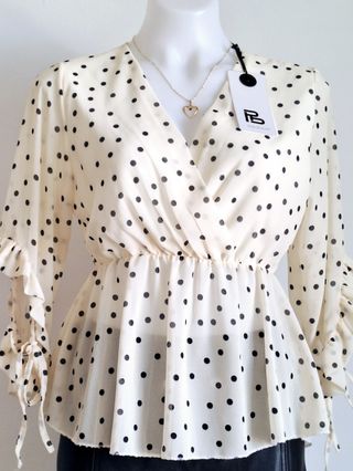 Blusa Lunares Diseño Cruzado de Mujer
