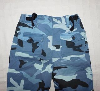 Pantalones cargo camuflaje azul