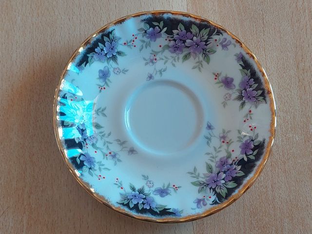 Tazza e piattino Royal Albert Caernarvon