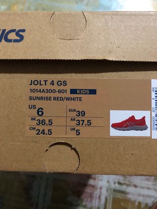 Zapatillas Asics Naranja y Blanco.